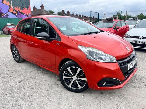 Peugeot 208 Hatchback 1.2 PureTech XS White Euro 6 5dr