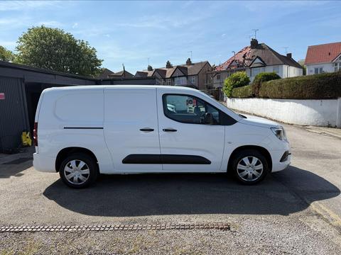Vauxhall Combo Panel Van 1.5 Turbo D 2300 Sportive L2 H1 Euro 6 4dr