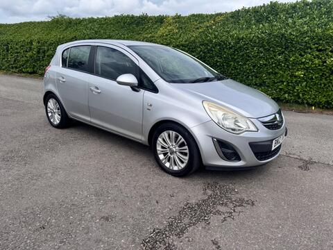 Vauxhall Corsa Hatchback 1.4 16V SE Euro 5 5dr