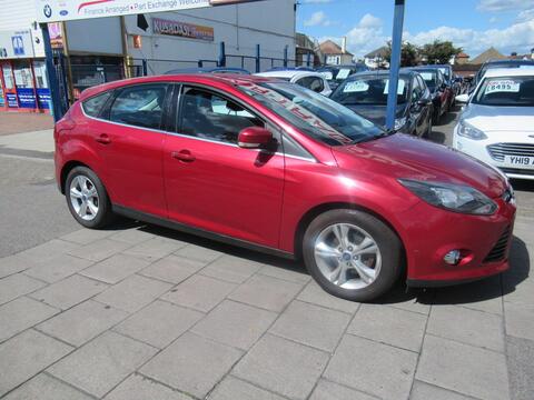 Ford Focus Hatchback 1.0T EcoBoost Zetec Euro 5 (s/s) 5dr