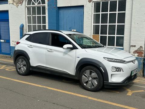 Hyundai KONA SUV 64kWh Premium Auto 5dr (7kW Charger)