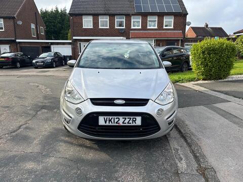 2012 Ford S-Max, photograph 2