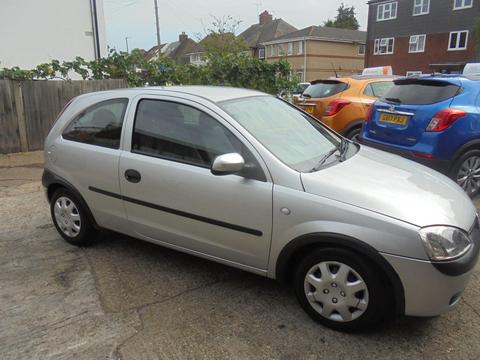 Vauxhall Corsa Hatchback 1.2i 16v Club 3dr