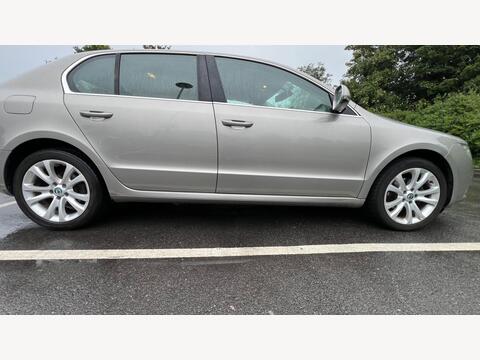 2013 Skoda Superb, photograph 3