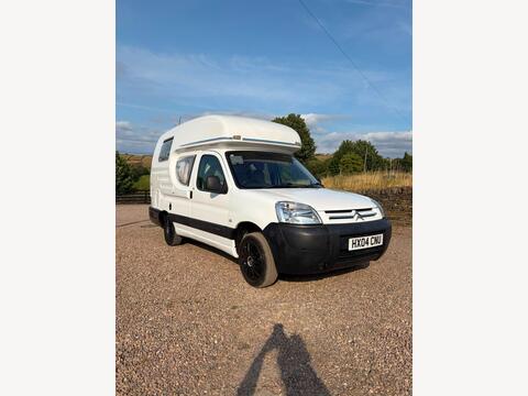 Romahome Duo Motorhome Campervan camper dayvan day van motorhome off grid