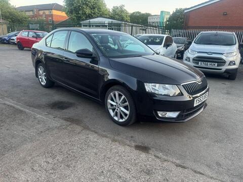 Skoda Octavia Hatchback 2.0 TDI Elegance DSG Euro 5 (s/s) 5dr