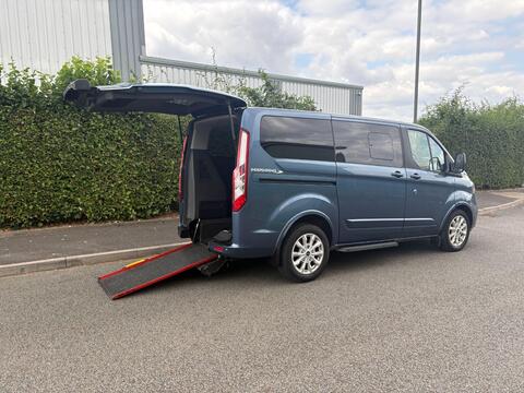 Ford Tourneo Custom Minibus 2.0 320 EcoBlue Titanium L1 Euro 6 (s/s) 5dr