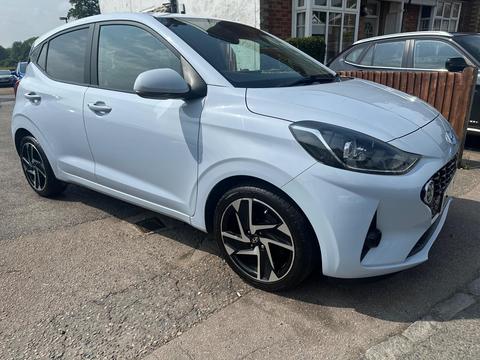 Hyundai i10 Hatchback 1.0 Premium Euro 6 (s/s) 5dr