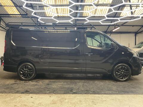 Renault Trafic Panel Van 2.0 dCi ENERGY 30 Black Edition LWB Standard Roof Euro 6 (s/s) 5dr