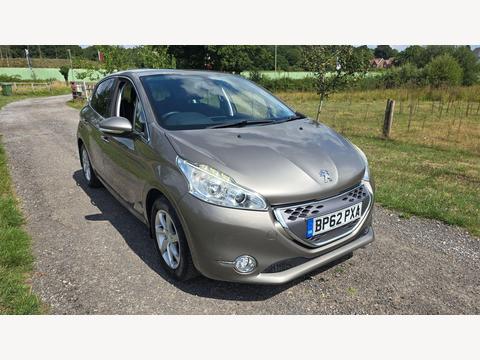 Peugeot 208 Hatchback 1.4 e-HDi Allure EGC Euro 5 (s/s) 5dr