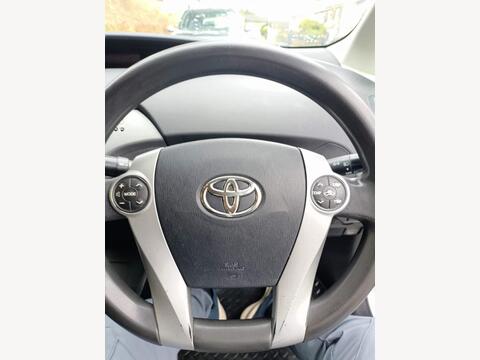 2022 Toyota Prius, photograph 3