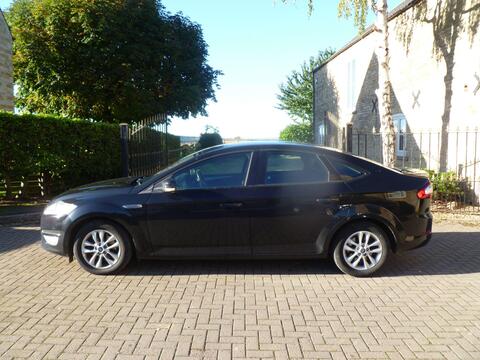 Ford Mondeo Hatchback 1.6 TDCi ECOnetic Zetec Euro 5 (s/s) 5dr