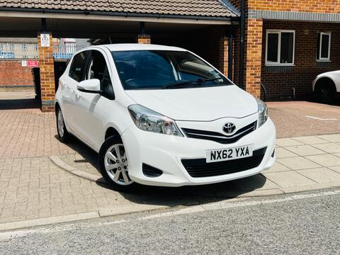 Toyota Yaris Hatchback 1.33 Dual VVT-i TR Multidrive S Euro 5 5dr