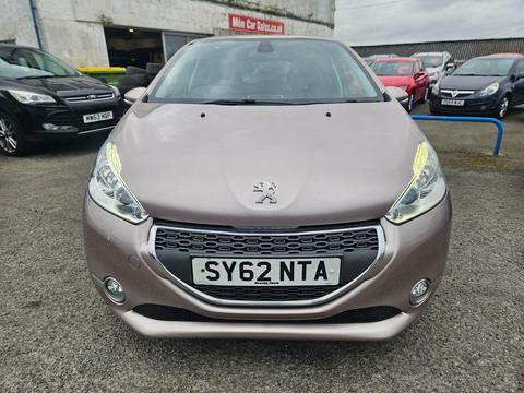 Peugeot 208 Hatchback 1.4 VTi Allure Euro 5 5dr