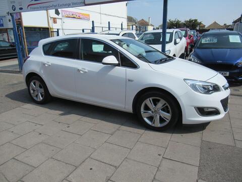 Vauxhall Astra Hatchback 1.4 16v SRi Euro 5 5dr