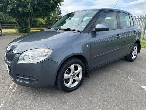 Skoda Fabia Hatchback 1.6 16V 1 Tiptronic 5dr