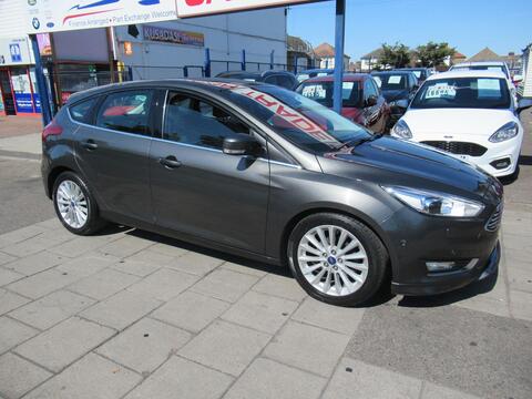 Ford Focus Hatchback 1.0T EcoBoost Titanium X Euro 6 (s/s) 5dr