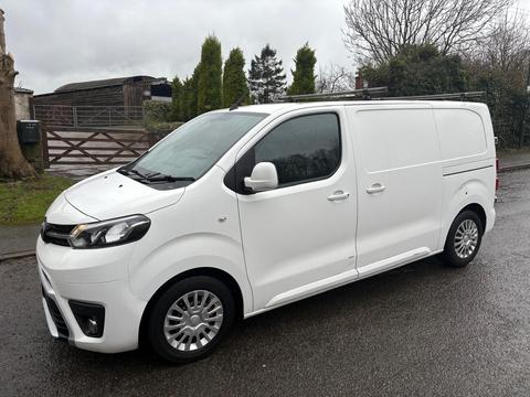 Toyota ProAce Panel Van 1.6D Comfort Medium Panel Van MWB Euro 6 (s/s) 6dr