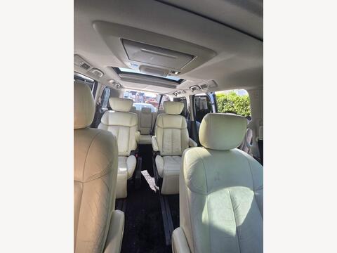 2010 Nissan Elgrand, photograph 4