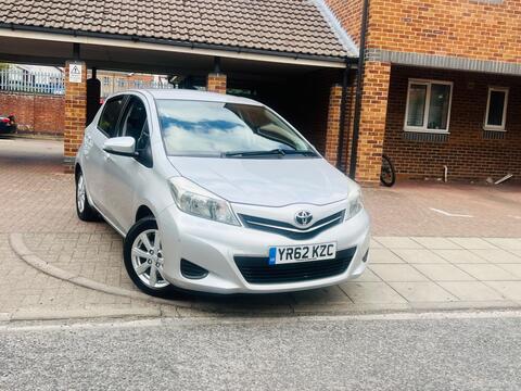 Toyota Yaris Hatchback 1.33 Dual VVT-i TR Multidrive S Euro 5 5dr