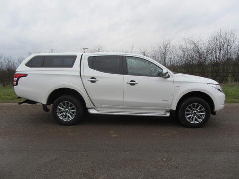 Mitsubishi L200 Pickup 2.4 DI-D DC Titan 4WD Euro 6 4dr
