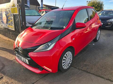 Toyota AYGO Hatchback 1.0 VVT-i x-play Euro 5 5dr Euro 5