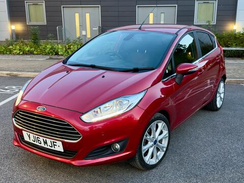 2017 Ford Fiesta, photograph 3