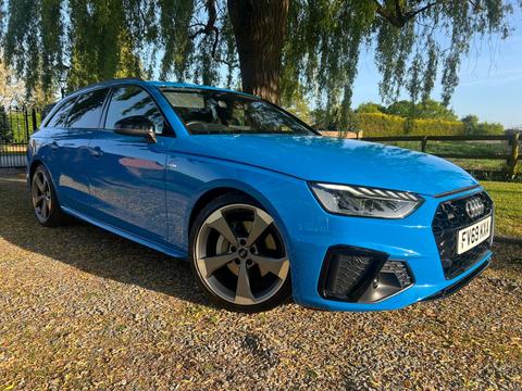 Audi A4 Avant Estate 2.0 TDI 40 Black Edition S Tronic quattro Euro 6 (s/s) 5dr
