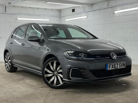 Volkswagen Golf Hatchback 1.4 TSI 8.7kWh GTE Advance DSG Euro 6 (s/s) 5dr