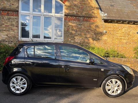 Vauxhall Corsa Hatchback 1.4i 16v Design 5dr (a/c)