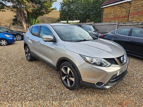 Nissan Qashqai SUV 1.2 DIG-T N-Connecta XTRON 2WD Euro 6 (s/s) 5dr