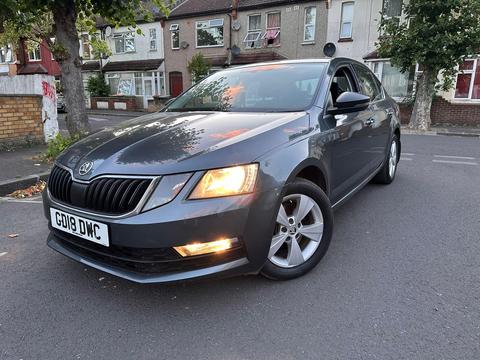 Skoda Octavia Hatchback 1.5 TSI ACT SE Technology Euro 6 (s/s) 5dr