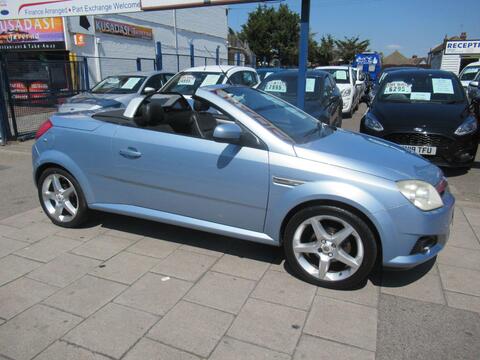 Vauxhall Tigra Convertible 1.8i 16v Exclusiv 2dr (a/c)