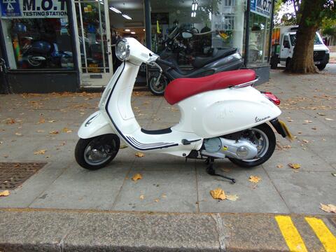 Piaggio Vespa Primavera 125 Scooter 125 CVT