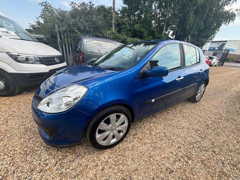 Renault Clio Hatchback 1.6 VVT Privilege 5dr