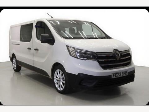 Renault Trafic Combi Van 2.0 dCi Blue LL30 Business+ Crew Van L2 H1 Euro 6 (s/s) 6dr