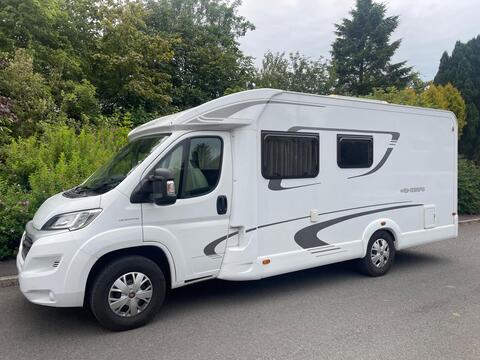 Weinsberg carasuite 650 mf Coach Built 4 BERTH 4 BELTS DELIVERY POSSIBLE