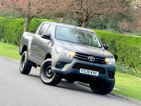 Toyota Hilux Pickup 2.4 D-4D Active 4WD Euro 6 4dr (3.5t)