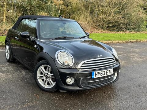 MINI Convertible Convertible 2.0 Cooper D Auto Euro 5 2dr