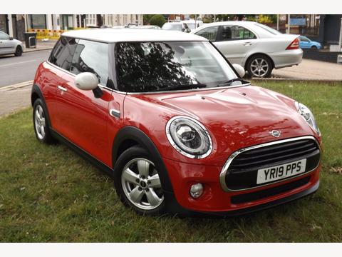 MINI Hatch Hatchback 1.5 Cooper Classic Steptronic Euro 6 (s/s) 3dr