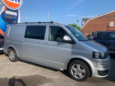 Volkswagen Transporter Combi Van 2.0 BiTDI T32 Highline Kombi DSG 4MOTION L3 H1 4dr