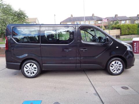 Renault Trafic Minibus 1.6 dCi ENERGY 27 Sport Nav SWB Euro 6 (s/s) 5dr (9 Seat)