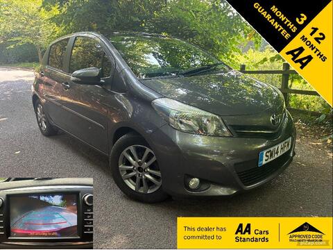 Toyota Yaris Hatchback 1.33 Dual VVT-i Icon Plus Euro 5 5dr