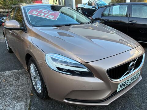 Volvo V40 Hatchback 2.0 T2 Momentum Euro 6 (s/s) 5dr