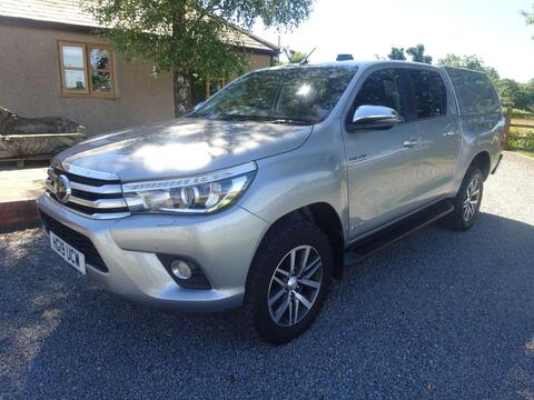 Toyota Hilux Pickup 2.4 D-4D Invincible 4WD Euro 6 4dr (TSS, 3.5t)