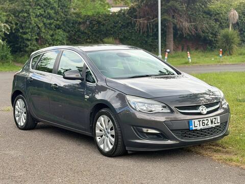 Vauxhall Astra Hatchback 1.6 16v SE Euro 5 5dr