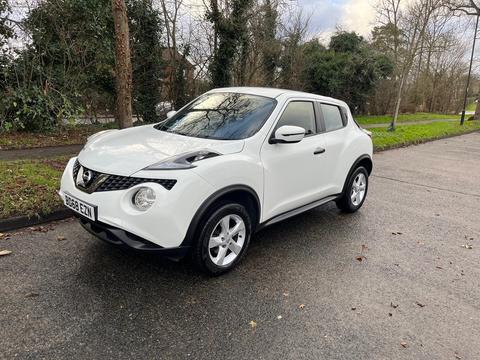 Nissan Juke SUV 1.6 Visia Euro 6 5dr