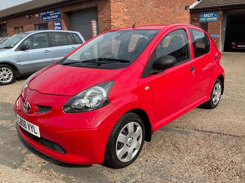 Toyota AYGO Hatchback 1.0 VVT-i Euro 4 5dr