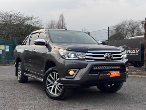 Toyota Hilux Pickup 2.4 D-4D Invincible Auto 4WD Euro 6 (s/s) 4dr (TSS, 3.5t)