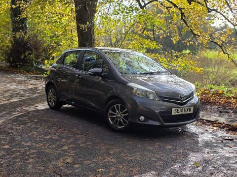 Toyota Yaris Hatchback 1.33 Dual VVT-i Icon Plus Euro 5 5dr